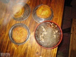 肥肠粉配锅魁，川味小吃的最佳拍档，吃过的人都说好
